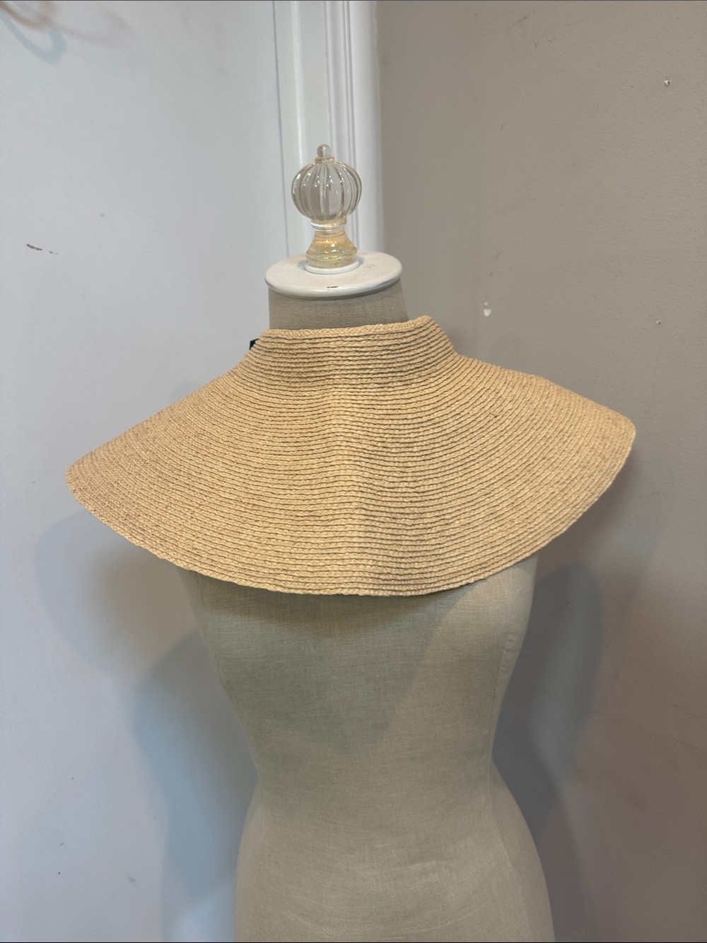 Janessa Leone Birdie Visor Sun Hat Natural Raffia Visor with Black Leather Trim - Picture 5 of 9